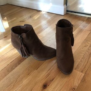 Brown booties with tassel detail!